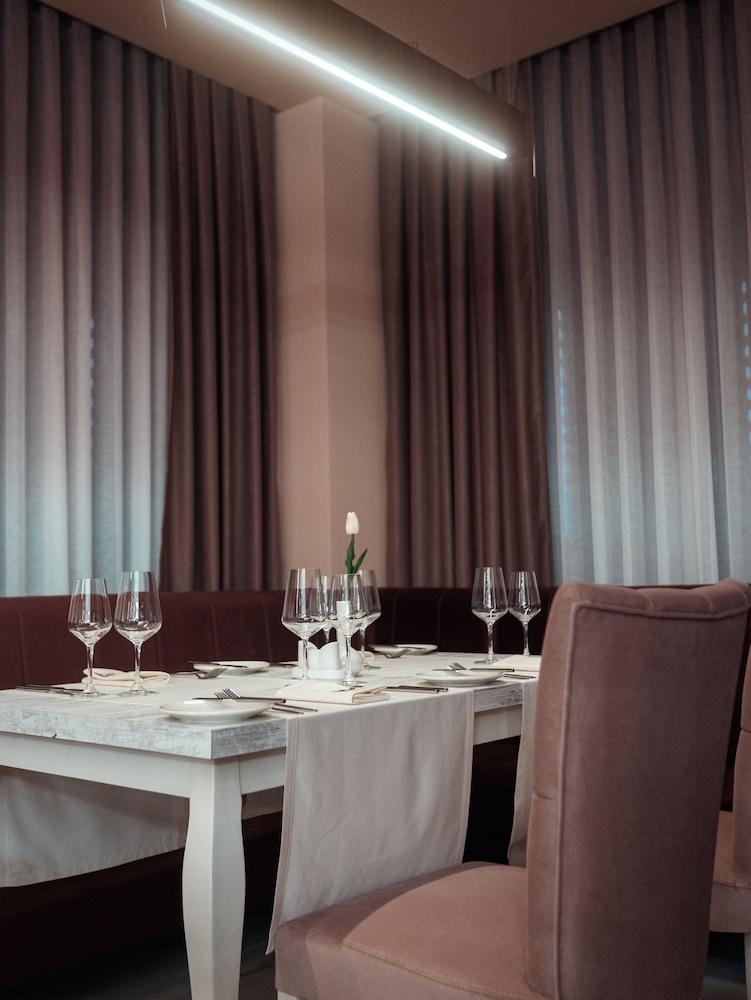 Midtown Hotel Баку Екстер'єр фото