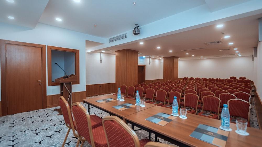 Midtown Hotel Баку Екстер'єр фото